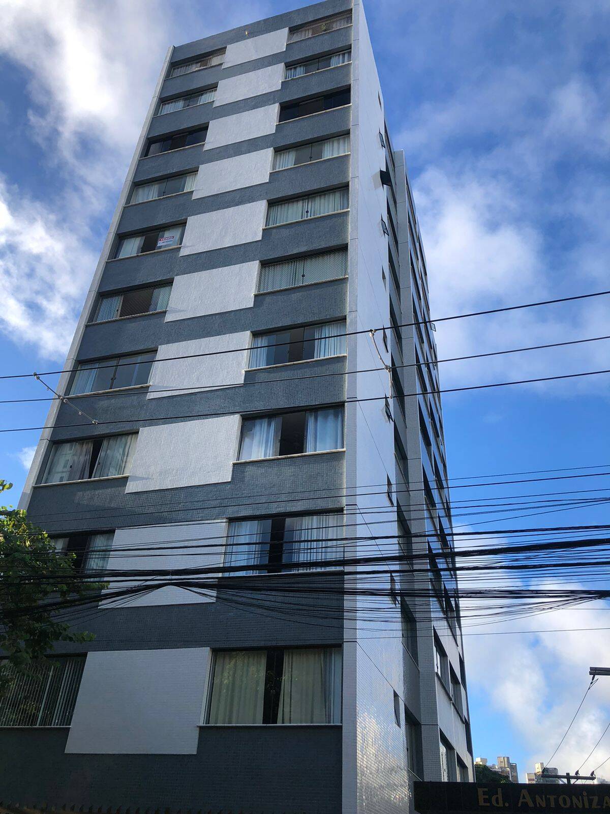 #401 - Apartamento para Venda em Salvador - BA