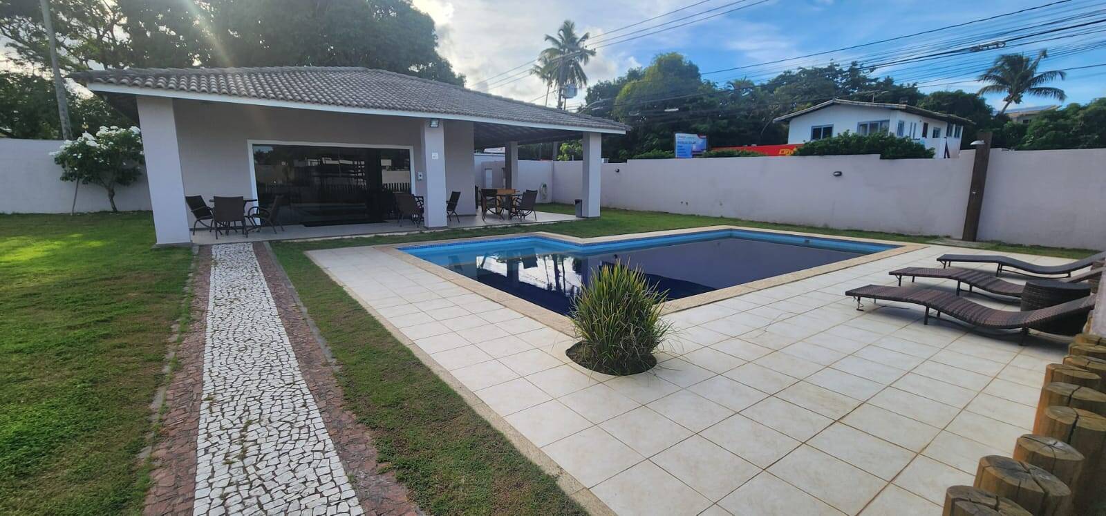 #445 - Casa em condomínio para Venda em Lauro de Freitas - BA